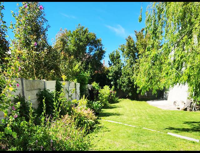 4 BEDROOM FREESTANDING FOR SALE IN KLEINMOND CENTRAL